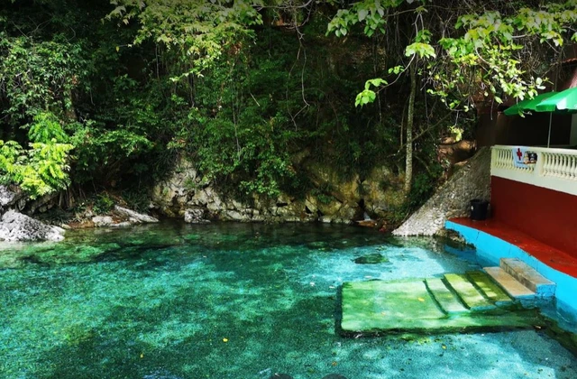 Balneario La Fuente Sanchez Samana 1